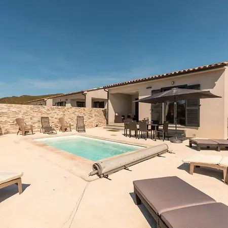 De 2 Chambres A Palasca A 100 M De La Avec Piscine Privee Jardin Amenage Et Wifi *