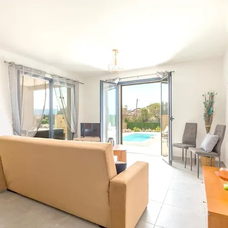 De 2 Chambres A Palasca A 100 M De La Avec Piscine Privee Jardin Amenage Et Wifi ヴィラ